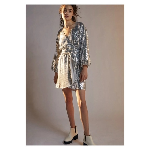 ANTHROPOLOGIE Lisabette Silver Sequin Long Sleeve Wrap Mini Dress Small NWT - Picture 5 of 15